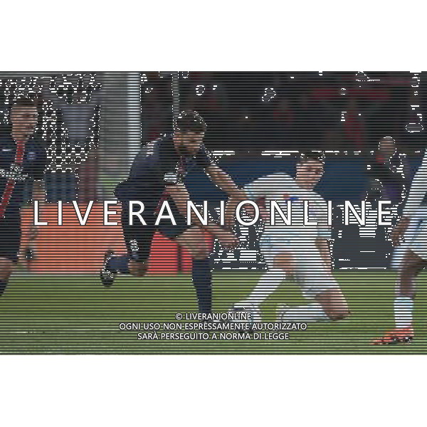 Abdelaziz BARRADA / Thiago MOTTA - 04.10.2015 - PSG / Marseille - 9eme journee Ligue 1 Photo : Nolwenn Le Gouic / Icon Sport AG ALDO LIVERANI SAS ONLY ITALY
