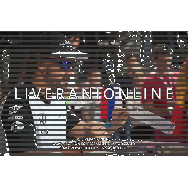 Fernando Alonso (ESP) McLaren signs autographs for the fans. 08.10.2015. Formula 1 World Championship, Rd 15, Russian Grand Prix, Sochi Autodrom, Sochi, Russia, Preparation Day. - www.xpbimages.com, EMail: requests@xpbimages.com - copy of publication required for printed pictures. Every used picture is fee-liable. © Copyright: Price / XPB Images /Agenzia Aldo Liverani s.a.s.