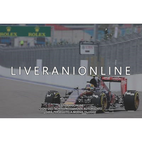Carlos Sainz (ESP), Scuderia Toro Rosso 09.10.2015. Formula 1 World Championship, Rd 15, Russian Grand Prix, Sochi Autodrom, Sochi, Russia, Practice Day. - www.xpbimages.com, EMail: requests@xpbimages.com - copy of publication required for printed pictures. Every used picture is fee-liable. © Copyright: Charniaux / XPB Images /Agenzia Aldo Liverani s.a.s.