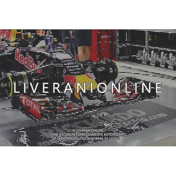 Red Bull Racing RB11 of Daniel Ricciardo (AUS) Red Bull Racing. 09.10.2015. Formula 1 World Championship, Rd 15, Russian Grand Prix, Sochi Autodrom, Sochi, Russia, Practice Day. - www.xpbimages.com, EMail: requests@xpbimages.com - copy of publication required for printed pictures. Every used picture is fee-liable. © Copyright: Batchelor / XPB Images /Agenzia Aldo Liverani s.a.s.
