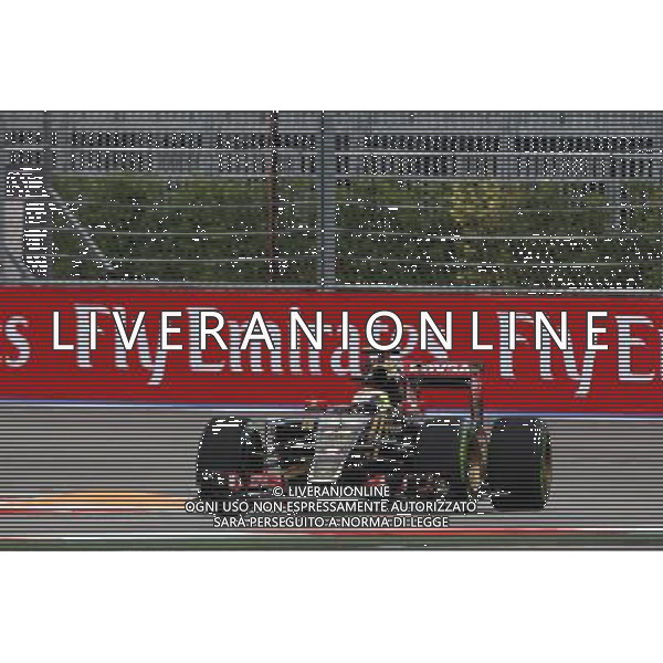 Pastor Maldonado (VEN) Lotus F1 E23. 09.10.2015. Formula 1 World Championship, Rd 15, Russian Grand Prix, Sochi Autodrom, Sochi, Russia, Practice Day. - www.xpbimages.com, EMail: requests@xpbimages.com - copy of publication required for printed pictures. Every used picture is fee-liable. © Copyright: Photo4 / XPB Images /Agenzia Aldo Liverani s.a.s.