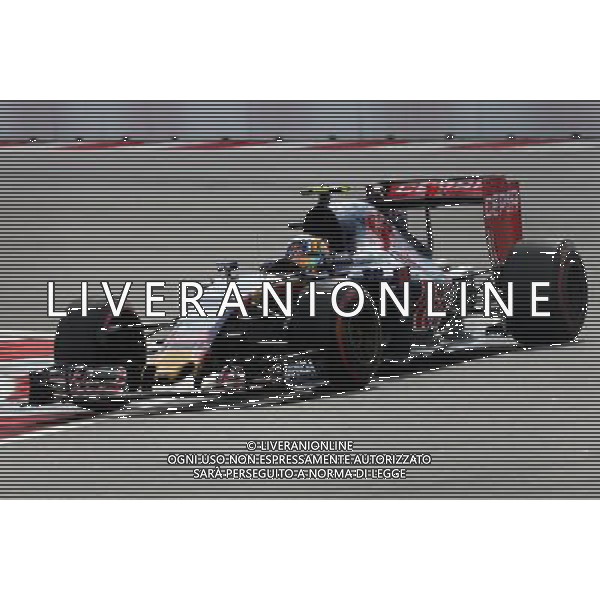 Carlos Sainz (ESP), Scuderia Toro Rosso 10.10.2015. Formula 1 World Championship, Rd 15, Russian Grand Prix, Sochi Autodrom, Sochi, Russia, Qualifying Day. - www.xpbimages.com, EMail: requests@xpbimages.com - copy of publication required for printed pictures. Every used picture is fee-liable. © Copyright: Charniaux / XPB Images /Agenzia Aldo Liverani s.a.s.