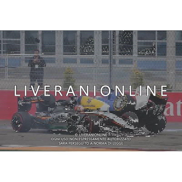 Nico Hulkenberg (GER) Sahara Force India F1 VJM08 and Marcus Ericsson (SWE) Sauber C34 crash at the start of the race. 11.10.2015. Formula 1 World Championship, Rd 15, Russian Grand Prix, Sochi Autodrom, Sochi, Russia, Race Day. - www.xpbimages.com, EMail: requests@xpbimages.com - copy of publication required for printed pictures. Every used picture is fee-liable. © Copyright: Charniaux / XPB Images /Agenzia Aldo Liverani s.a.s.