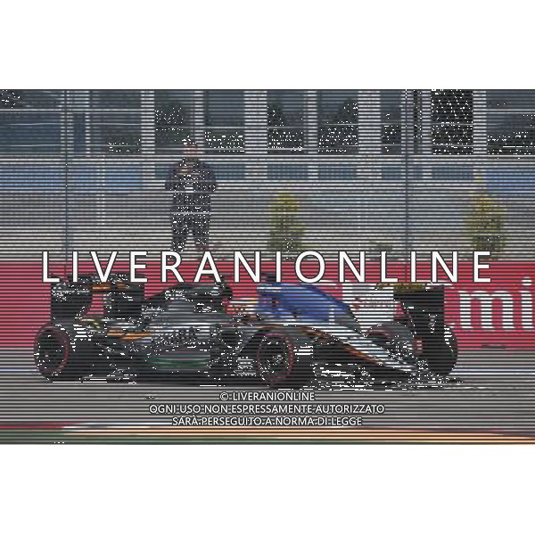 Nico Hulkenberg (GER) Sahara Force India F1 VJM08 and Marcus Ericsson (SWE) Sauber C34 crash at the start of the race. 11.10.2015. Formula 1 World Championship, Rd 15, Russian Grand Prix, Sochi Autodrom, Sochi, Russia, Race Day. - www.xpbimages.com, EMail: requests@xpbimages.com - copy of publication required for printed pictures. Every used picture is fee-liable. © Copyright: Charniaux / XPB Images /Agenzia Aldo Liverani s.a.s.