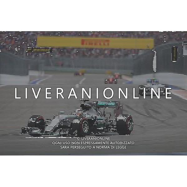 Lewis Hamilton (GBR) Mercedes AMG F1 W06. 11.10.2015. Formula 1 World Championship, Rd 15, Russian Grand Prix, Sochi Autodrom, Sochi, Russia, Race Day. - www.xpbimages.com, EMail: requests@xpbimages.com - copy of publication required for printed pictures. Every used picture is fee-liable. © Copyright: Charniaux / XPB Images /Agenzia Aldo Liverani s.a.s.