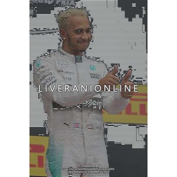Lewis Hamilton (GBR), Mercedes AMG F1 Team 11.10.2015. Formula 1 World Championship, Rd 15, Russian Grand Prix, Sochi Autodrom, Sochi, Russia, Race Day. - www.xpbimages.com, EMail: requests@xpbimages.com - copy of publication required for printed pictures. Every used picture is fee-liable. © Copyright: Charniaux / XPB Images /Agenzia Aldo Liverani s.a.s.