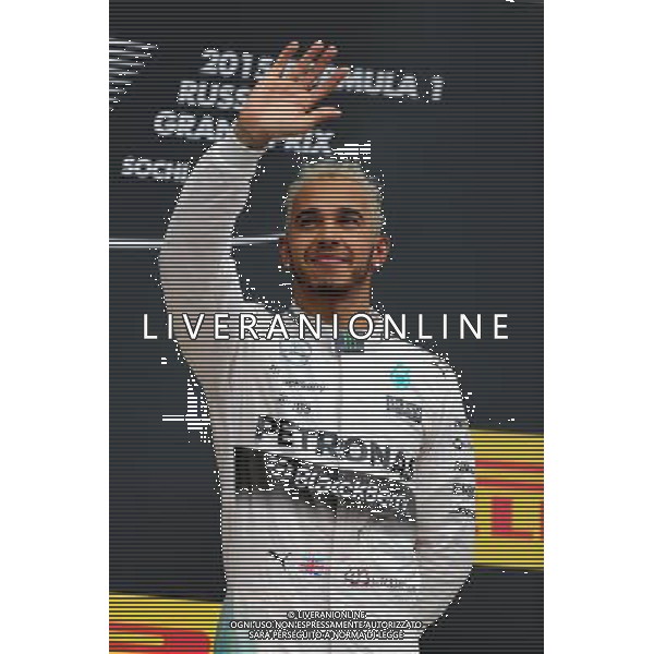 Lewis Hamilton (GBR), Mercedes AMG F1 Team 11.10.2015. Formula 1 World Championship, Rd 15, Russian Grand Prix, Sochi Autodrom, Sochi, Russia, Race Day. - www.xpbimages.com, EMail: requests@xpbimages.com - copy of publication required for printed pictures. Every used picture is fee-liable. © Copyright: Charniaux / XPB Images /Agenzia Aldo Liverani s.a.s.