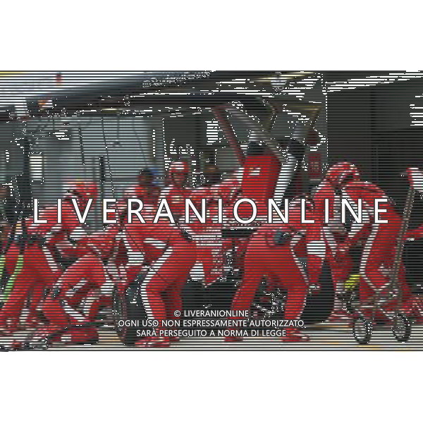 Sebastian Vettel (GER) Ferrari SF15-T makes a pit stop. 11.10.2015. Formula 1 World Championship, Rd 15, Russian Grand Prix, Sochi Autodrom, Sochi, Russia, Race Day. - www.xpbimages.com, EMail: requests@xpbimages.com - copy of publication required for printed pictures. Every used picture is fee-liable. © Copyright: Batchelor / XPB Images /Agenzia Aldo Liverani s.a.s.