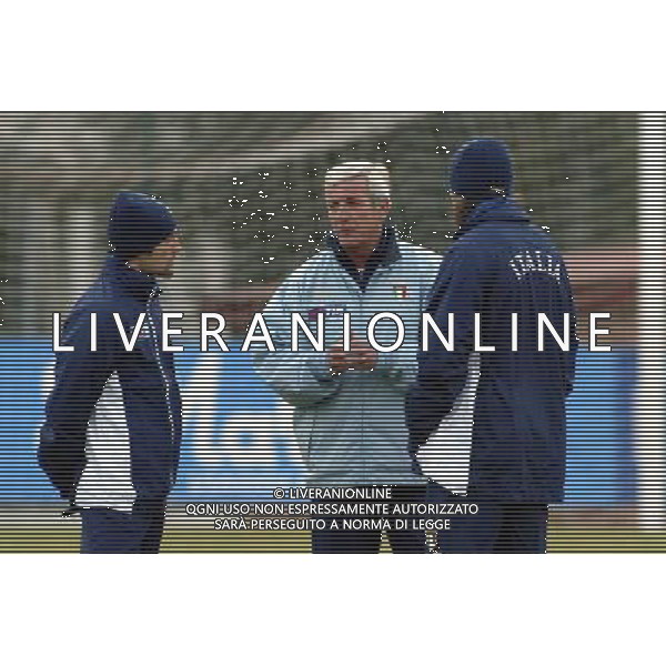 Coverciano 07/02/2005 Raduno e Allenamento Nazionale Italiana Calcio nella foto vincenzo montella con Marcello Lippi e christian vieri ph gianni nucci/agenzia aldo liverani