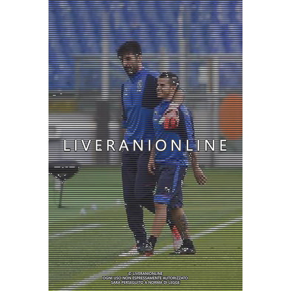 Roma - 12/10/2015 - Stadio Olimpico - Qualificazioni Euro 2016 - Allenamento prima di Italia vs Norvegia - nella foto: Gianluigi Buffon e Sebastian Giovinco / Ph. Fabrizio Corradetti - Ag. Aldo Liverani Sas Â©Corradetti - Ag. Aldo Liverani Sas