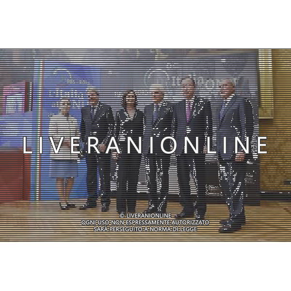 Roma - 15/10/2015 - Montecitorio - Apertura della mostra per il sessantesimo anniversario dell\'adesione dell\'Italia alle Nazioni Unite - nella foto: Il Segretario Generale dell\'Onu Ban Ki-moon con la moglie Yoo (Ban) Soon-taek con Pietro Grasso Sergio Mattarella Laura Boldrini Paolo Gentiloni e la moglie / Ph. Fabrizio Corradetti - Ag. Aldo Liverani Sas/Ag. Aldo Liverani Sas