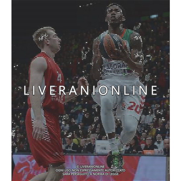 Turkish Airline Eurolega 2015/2016 Regular Season Milano - 16.10.2015 EA7 Emporio Armani Milano-Laboral Kutxa Vitoria Nella Foto:Adams Darius-Hummel Robbie /Ph.Vitez-Ag. Aldo Liverani