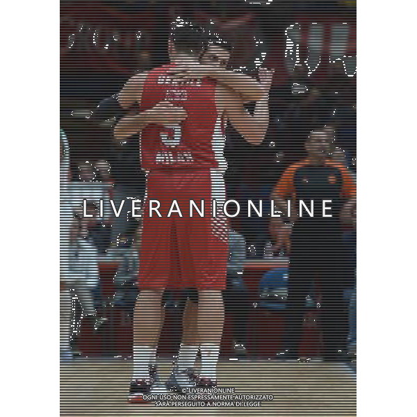 Turkish Airline Eurolega 2015/2016 Regular Season Milano - 16.10.2015 EA7 Emporio Armani Milano-Laboral Kutxa Vitoria Nella Foto:Gentile Alessandro-Cinciarini Andrea /Ph.Vitez-Ag. Aldo Liverani