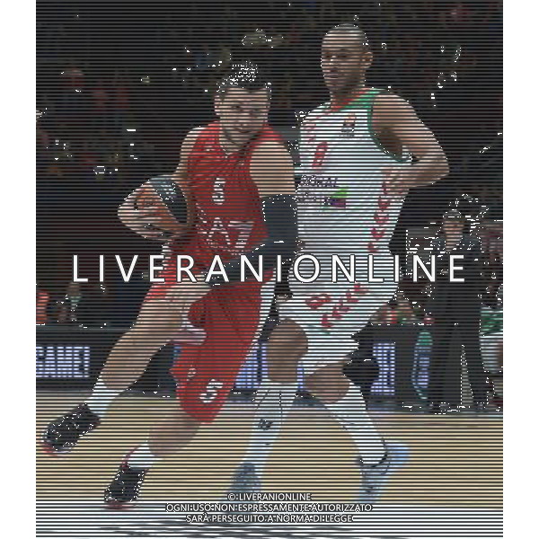 Turkish Airline Eurolega 2015/2016 Regular Season Milano - 16.10.2015 EA7 Emporio Armani Milano-Laboral Kutxa Vitoria Nella Foto:Gentile Alessandro-Hanga Adam /Ph.Vitez-Ag. Aldo Liverani