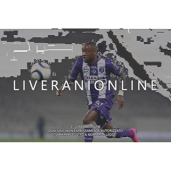 Jean Armel Kana Biyik - 17.10.2015 - Toulouse / Angers - 10eme journee de Ligue1 Photo : Manuel Blondeau / Icon Sport *** Local Caption *** / Ag. Aldo Liverani Sas - ITALY ONLY - EDITORIAL USE ONLY
