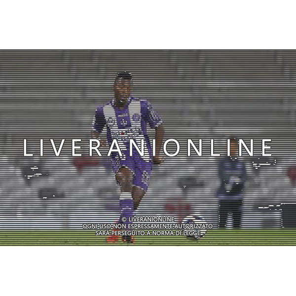 Steeve Yago - 17.10.2015 - Toulouse / Angers - 10eme journee de Ligue1 Photo : Manuel Blondeau / Icon Sport/ Ag. Aldo Liverani Sas - ITALY ONLY - EDITORIAL USE ONLY