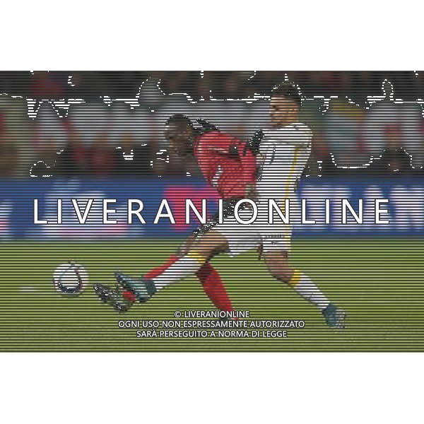 Benjamin ANGOUA / Sofiane BOUFAL - 17.10.2015 - Guingamp / Lille - 10eme journee de Ligue1 Photo : Vincent Michel / Icon Sport/ Ag. Aldo Liverani Sas - ITALY ONLY - EDITORIAL USE ONLY