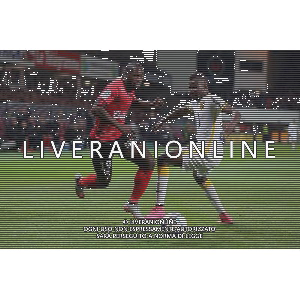Yannis SALIBUR / Ibrahima AMADOU - 17.10.2015 - Guingamp / Lille - 10eme journee de Ligue1 Photo : Vincent Michel / Icon Sport/ Ag. Aldo Liverani Sas - ITALY ONLY - EDITORIAL USE ONLY