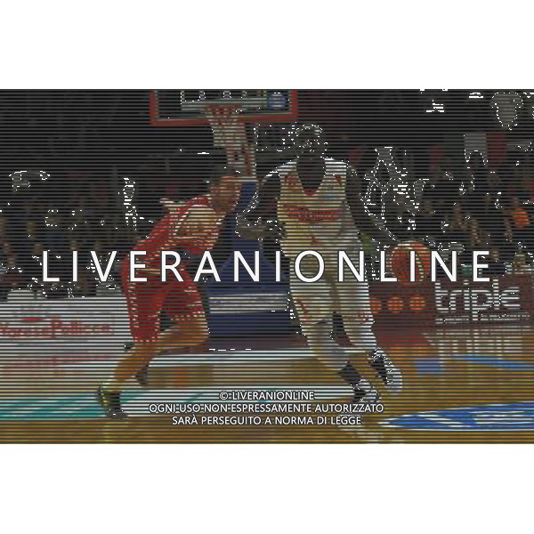 VARESE, CAMPIONATO DI BASKET SERIE A, OPENJOBMETIS VARESE VS CONSULTINVEST PESARO, 18 OTTOBRE 2015, NELLA FOTO: FAYE MOUHAMMAD Â©IEMMI/ AGENZIA ALDO LIVERANI SAS