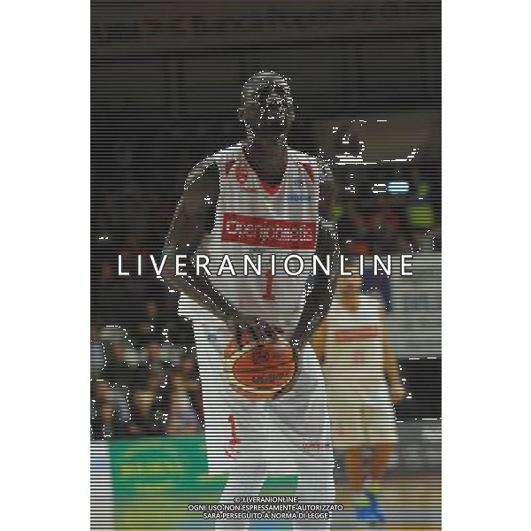 VARESE, CAMPIONATO DI BASKET SERIE A, OPENJOBMETIS VARESE VS CONSULTINVEST PESARO, 18 OTTOBRE 2015, NELLA FOTO: FAYE MOUHAMMAD Â©IEMMI/ AGENZIA ALDO LIVERANI SAS