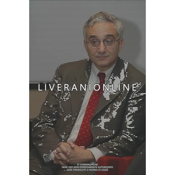 MILANO 7/2/2005 ASSOLOMBARDA VIA PANTANO, 9 TAVOLA ROTONDA. -COMUNICAZIONE SOCIALE- E PREMIO GIORNALISMO PER IL SOCIALE NELLA FOTO DARIO DI VICO DIRETTORE DEL CORRIERE DELLA SERA FOTO ROMANO/AG ALDO LIVERANI