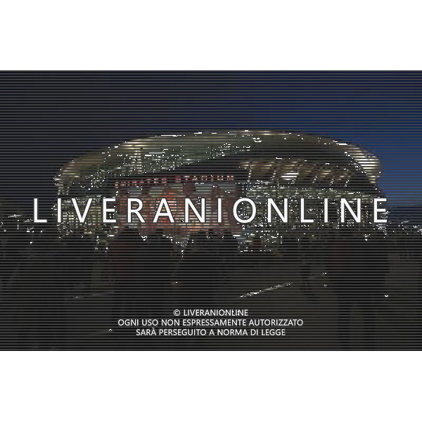 Fans arrive at The Emirates Stadium, home of Arsenal Photographer Craig Mercer/CameraSport Football - UEFA Champions League Group F - Arsenal v Bayern Munich - Tuesday 20th October 2015 - The Emirates Stadium - London - Â© CameraSport - 43 Linden Ave. Countesthorpe. Leicester. England. LE8 5PG - Tel: +44 (0) 116 277 4147 - admin@camerasport.com - www.camerasport.com/AGENZIA ALDO LIVERANI SAS - ITALY ONLY EDITORIAL USE ONLY