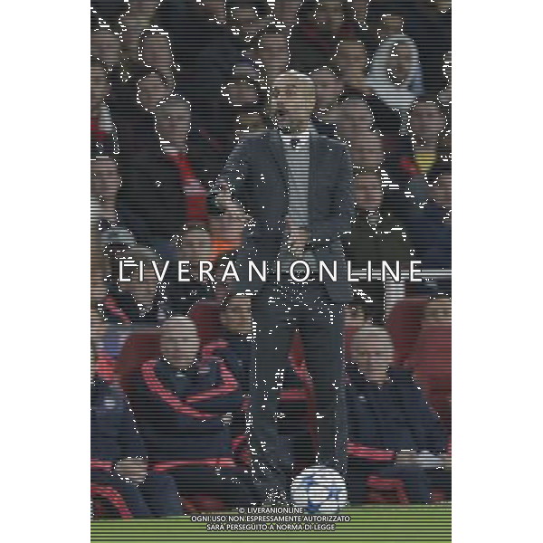 Bayern Munich manager Josep Guardiola shouts instructions to his team from the dug-out Photographer Craig Mercer/CameraSport Football - UEFA Champions League Group F - Arsenal v Bayern Munich - Tuesday 20th October 2015 - The Emirates Stadium - London - Â© CameraSport - 43 Linden Ave. Countesthorpe. Leicester. England. LE8 5PG - Tel: +44 (0) 116 277 4147 - admin@camerasport.com - www.camerasport.com/AGENZIA ALDO LIVERANI SAS - ITALY ONLY EDITORIAL USE ONLY