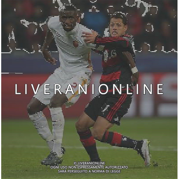 firo Fu§ball,Fussball, 20.10.2015 Champions League Achtelfinale Hinspiel 2014/2015 Bayer Leverkusen - AS Roma 4:4 Zweikampf Antonio RŸdiger gegen Javier Hernandez Chicharito $worldrightsEs gelten unsere AGB, einsehbar auf www.firosportphoto.de copyright by firo sportphoto:/AGENZIA ALDO LIVERANI SAS - ITALY ONLY EDITORIAL USE ONLY