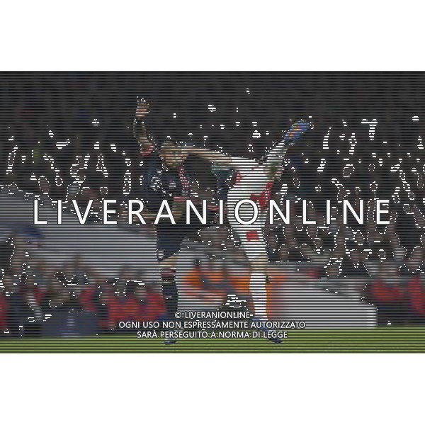 Bayern Munich\'s Arturo Vidal battles with Arsenal\'s Nacho Monreal Photographer Craig Mercer/CameraSport Football - UEFA Champions League Group F - Arsenal v Bayern Munich - Tuesday 20th October 2015 - The Emirates Stadium - London - Â© CameraSport - 43 Linden Ave. Countesthorpe. Leicester. England. LE8 5PG - Tel: +44 (0) 116 277 4147 - admin@camerasport.com - www.camerasport.com/AGENZIA ALDO LIVERANI SAS - ITALY ONLY EDITORIAL USE ONLY