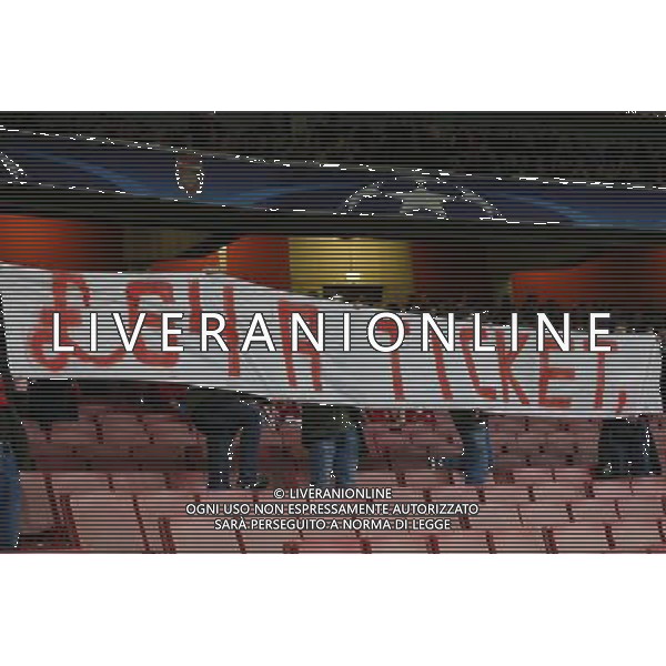 Bayern Munich fans protest at the price of tickets, by leaving seats empty at the start of the match Photographer Craig Mercer/CameraSport Football - UEFA Champions League Group F - Arsenal v Bayern Munich - Tuesday 20th October 2015 - The Emirates Stadium - London - Â© CameraSport - 43 Linden Ave. Countesthorpe. Leicester. England. LE8 5PG - Tel: +44 (0) 116 277 4147 - admin@camerasport.com - www.camerasport.com/AGENZIA ALDO LIVERANI SAS - ITALY ONLY EDITORIAL USE ONLY