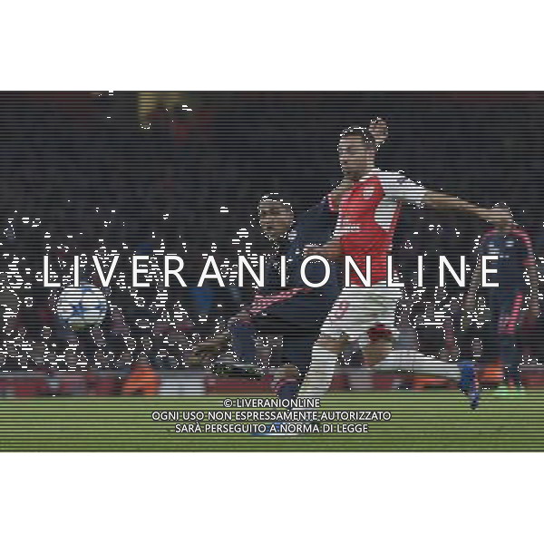 Bayern Munich\'s Douglas Costa gets a shot away under pressure from Arsenal\'s Santi Cazorla Photographer Craig Mercer/CameraSport Football - UEFA Champions League Group F - Arsenal v Bayern Munich - Tuesday 20th October 2015 - The Emirates Stadium - London - Â© CameraSport - 43 Linden Ave. Countesthorpe. Leicester. England. LE8 5PG - Tel: +44 (0) 116 277 4147 - admin@camerasport.com - www.camerasport.com/AGENZIA ALDO LIVERANI SAS - ITALY ONLY EDITORIAL USE ONLY