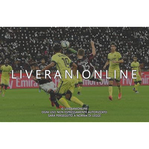 XXIV Trofeo Luigi Berlusconi Milano - 21.10.2015 Milan-Inter Nella Foto:rovesciata di ely parata da berni /Ph.Vitez-Ag. Aldo Liverani