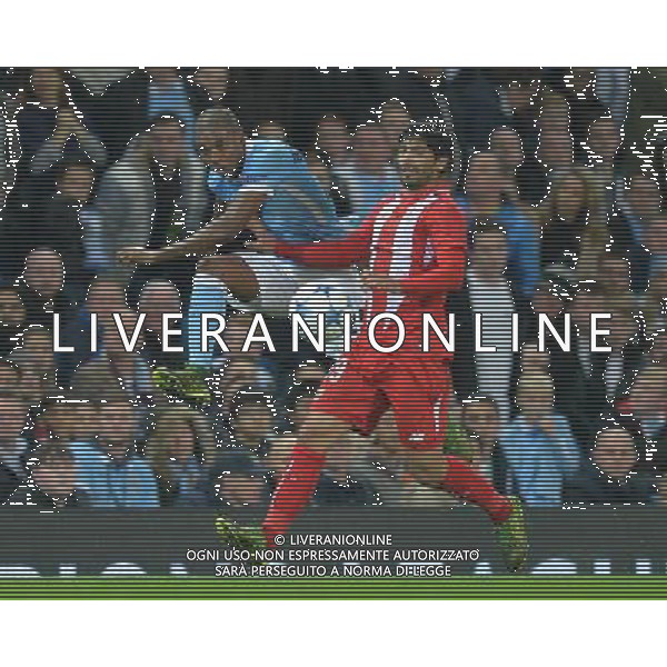 Manchester City\'s Fernandinho battles with Sevilla\'s Kevin Gameiro Photographer Dave Howarth/CameraSport Football - UEFA Champions League Group D - Manchester City v Sevilla - Wednesday 21st October 2015 - Etihad Stadium - Manchester - © CameraSport - 43 Linden Ave. Countesthorpe. Leicester. England. LE8 5PG - Tel: +44 (0) 116 277 4147 - admin@camerasport.com - www.camerasport.com /AGENZIA ALDO LIVERANI SAS - italy only - editorial use only