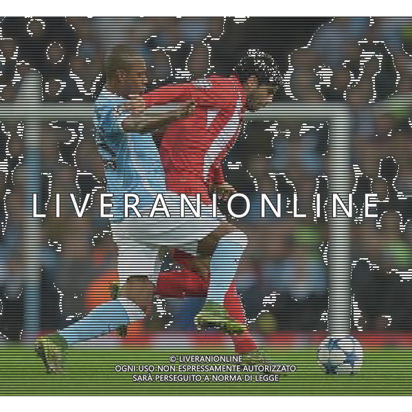 Manchester City\'s Fernandinho battles with Sevilla\'s Ever Banega Photographer Dave Howarth/CameraSport Football - UEFA Champions League Group D - Manchester City v Sevilla - Wednesday 21st October 2015 - Etihad Stadium - Manchester - © CameraSport - 43 Linden Ave. Countesthorpe. Leicester. England. LE8 5PG - Tel: +44 (0) 116 277 4147 - admin@camerasport.com - www.camerasport.com /AGENZIA ALDO LIVERANI SAS - italy only - editorial use only