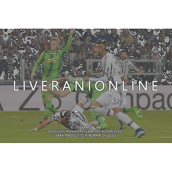 Torino 21-10-2015 - Juventus Stadium Champions League - Juventus vs Borussia Monchengladbach Nella foto: fallo da rigore non concesso su Mandzukic ©Tardito/AGENZIA ALDO LIVERANI SAS