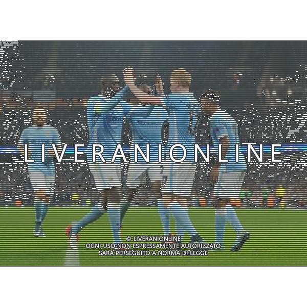 Manchester City\'s Kevin De Bruyne is congratulated on scoring the winning goal - esultanza dopo il gol Photographer Dave Howarth/CameraSport Football - UEFA Champions League Group D - Manchester City v Sevilla - Wednesday 21st October 2015 - Etihad Stadium - Manchester - © CameraSport - 43 Linden Ave. Countesthorpe. Leicester. England. LE8 5PG - Tel: +44 (0) 116 277 4147 - admin@camerasport.com - www.camerasport.com/AGENZIA ALDO LIVERANI SAS - ITALY ONLY EDITORIAL USE ONLY