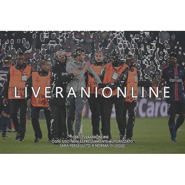 streaker / Serge AURIER - 21.10.2015 - PSG / Real Madrid - 3eme journee Champions League Photo : Nolwenn Le Gouic / Icon Sport AG ALDO LIVERANI SAS ONLY ITALY