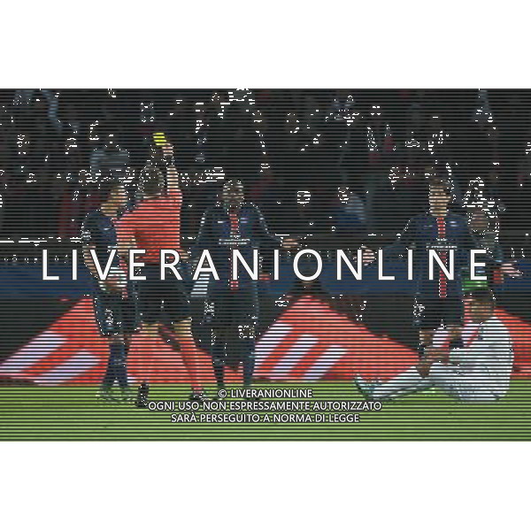 Blaise MATUIDI / Nicola RIZZOLI - carton jaune - 21.10.2015 - PSG / Real Madrid - 3eme journee Champions League Photo : Nolwenn Le Gouic / Icon Sport AG ALDO LIVERANI SAS ONLY ITALY