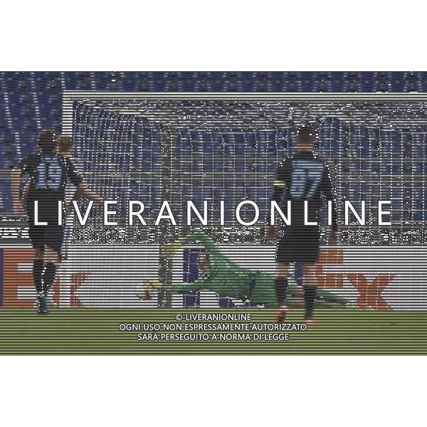 Roma - 22/10/2015 - Stadio Olimpico - UEFA Europa League 2015-2016 - Gruppo G - Lazio vs Rosenborg - nella foto: il rigore parato da Etrit Berisha / Ph. Fabrizio Corradetti - Ag. Aldo Liverani sas /AGENZIA ALDO LIVERANI SAS