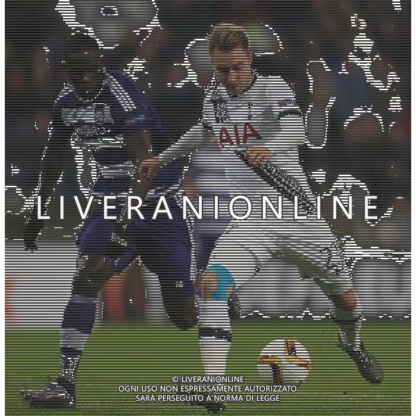 Tottenham Hotspur\'s Christian Eriksen scores Spurs first goal Photographer Kieran Galvin/CameraSport Football - UEFA Europa League Group J - Anderlecht v Tottenham Hotspur - Thursday 22nd October 2015 - Constant Vanden Stock Stadium, Anderlecht, Brussels - Belgium © CameraSport - 43 Linden Ave. Countesthorpe. Leicester. England. LE8 5PG - Tel: +44 (0) 116 277 4147 - admin@camerasport.com - www.camerasport.com /AGENZIA ALDO LIVERANI SAS - ITALY ONLY EDITORIAL USE ONLY