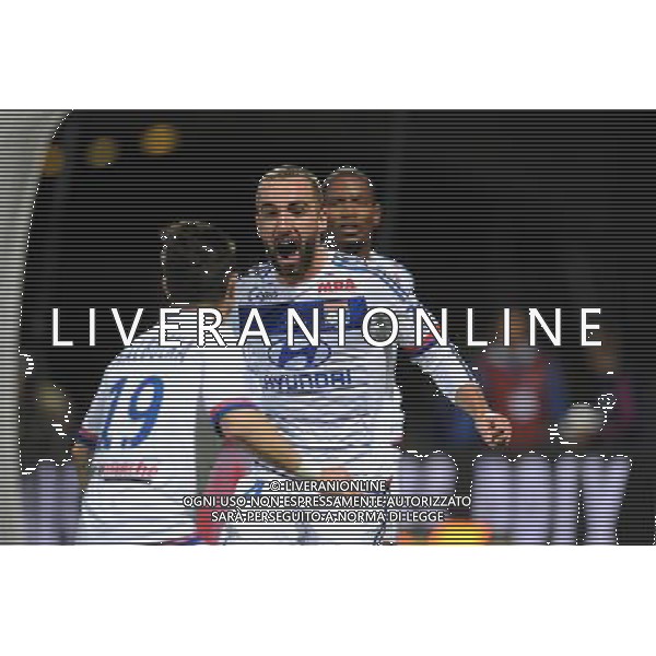 JOIE DE Sergi DARDER / Mathieu VALBUENA / Claudio BEAUVUE - 23.10.2015 - Lyon / Toulouse - 11eme journee de Ligue1 Photo : Jean Paul Thomas / Icon Sport *** Local Caption *** /AGENZIA ALDO LIVERANI SAS - ITALY ONLY EDITORIAL USE ONLY