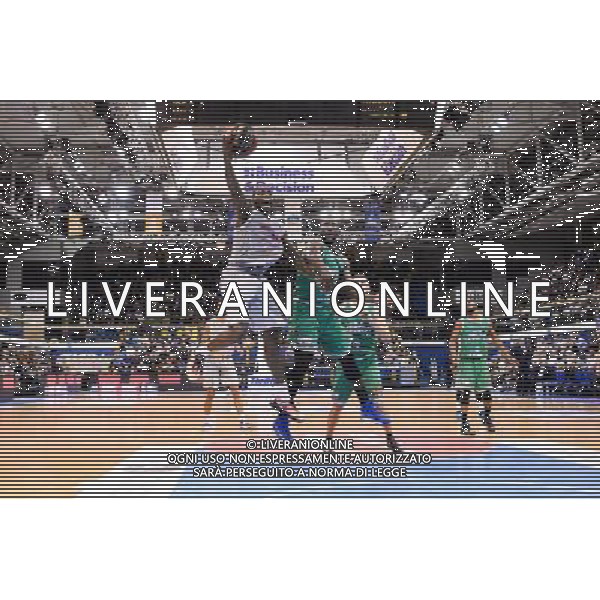 Giovan ONIANGUE / Steven SMITH - 24.10.2015 - Paris Levallois / Pau Orthez Lacq- Pro A - 5eme journee Photo : Nolwenn Le Gouic / Icon Sport AG ALDO LIVERANI SAS ONLY ITALY
