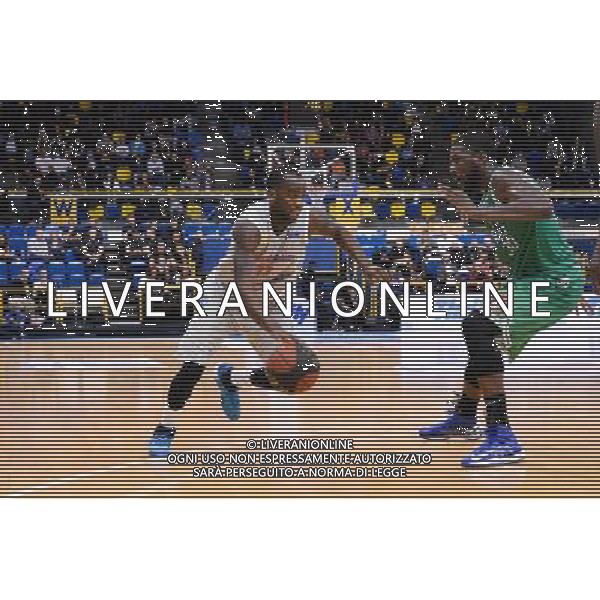 Steed TCHICAMBOUD - 24.10.2015 - Paris Levallois / Pau Orthez Lacq- Pro A - 5eme journee Photo : Nolwenn Le Gouic / Icon Sport AG ALDO LIVERANI SAS ONLY ITALY