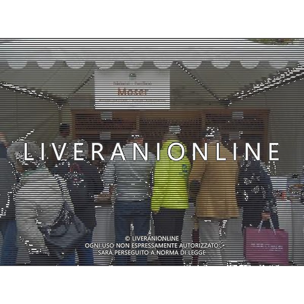 BRESSANONE OTTORE 2015 FESTA DEL PANE E DELLO STRUDEL NELLA FOTO LE VETRINE ALL APERTO CON I PRODOTTI DEL PANE LOCALE E STRUDEL AG ALDO LIVERANI SAS