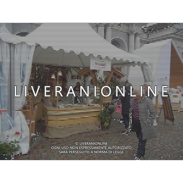 BRESSANONE OTTORE 2015 FESTA DEL PANE E DELLO STRUDEL NELLA FOTO LE VETRINE ALL APERTO CON I PRODOTTI DEL PANE LOCALE E STRUDEL AG ALDO LIVERANI SAS