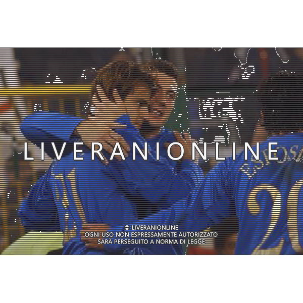 Cagliari 09/02/2005 Italia - Russia Nazionale Amichevole nella foto esultanza dopo il gol di alberto gilardino abbracciato da daniele bonera ph agenzia aldo liverani