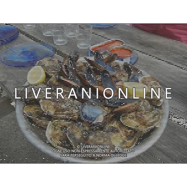 FRANCIA 08-10-2015 IL RISTORANTE TIPICO DI VENDITA DI OSTRICHE NELLA FOTO IL RISTORANTE TIPICO DI VENDITA DI OSTRICHE LE PERLE DI GROUSSAIN AG ALDO LIVERANI SAS