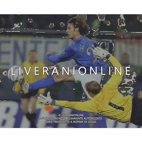 Cagliari 09/02/2005 Italia - Russia Nazionale Amichevole nella foto il gol di alberto gilardino ph agenzia aldo liverani