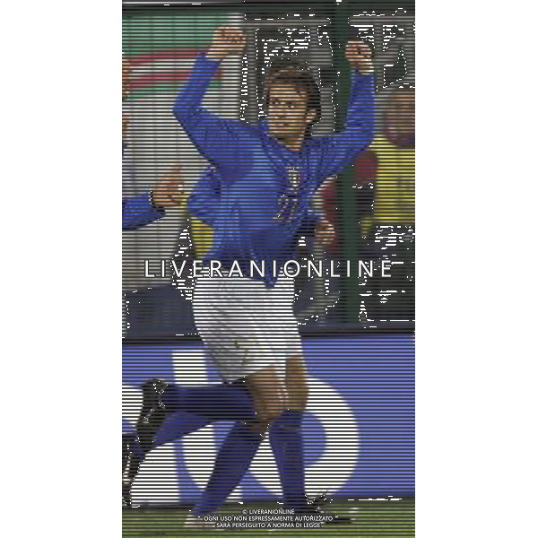 Cagliari 09/02/2005 Italia - Russia Nazionale Amichevole nella foto esultanza dopo il gol di alberto gilardino ph agenzia aldo liverani