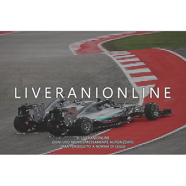 (L to R): Lewis Hamilton (GBR) Mercedes AMG F1 W06 and team mate Nico Rosberg (GER) Mercedes AMG F1 W06 battle for position at the start of the race. 25.10.2015. Formula 1 World Championship, Rd 16, United States Grand Prix, Austin, Texas, USA, Race Day. /AGENZIA ALDO LIVERANI SAS - Italy Only editorial use only